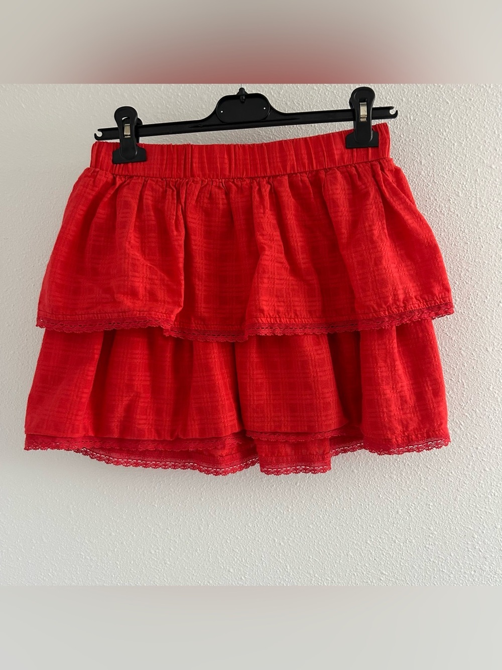 SO Red Tiered Lace-Trim Mini Skirt